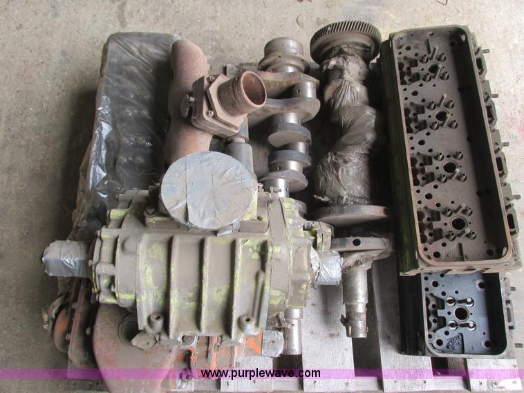 image for item K4193 Detroit Diesel 471 diesel engine parts