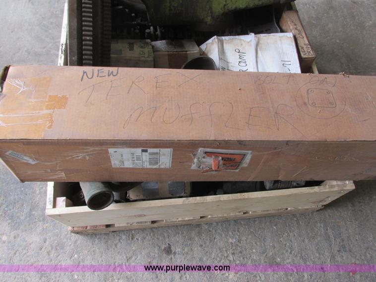image for item K4193 Detroit Diesel 471 diesel engine parts