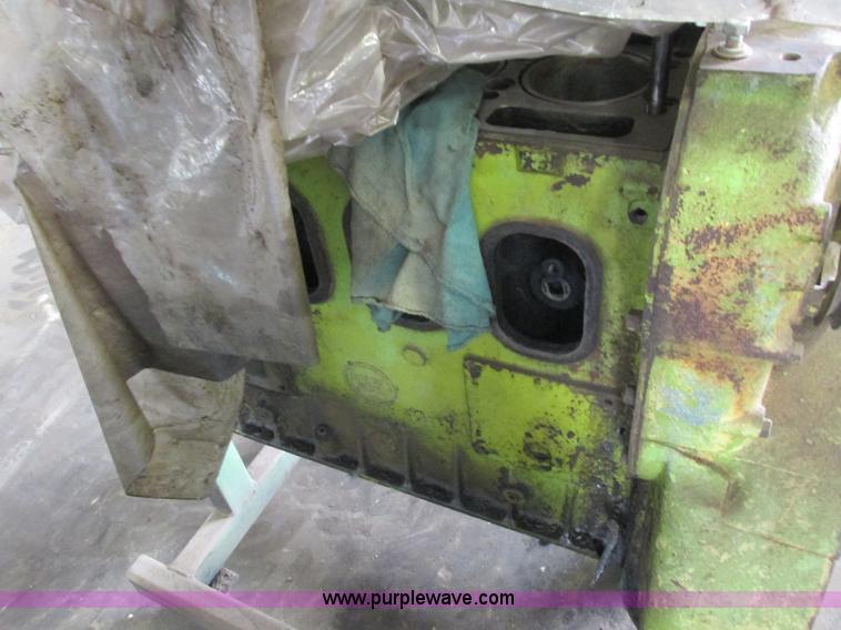 image for item K4195 Detroit Diesel 471 diesel engine