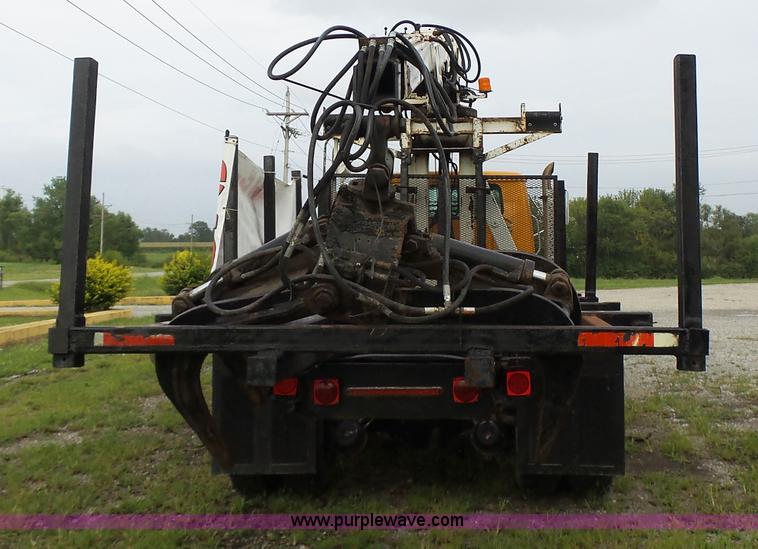 image for item K5703 1998 International 4900 crane truck