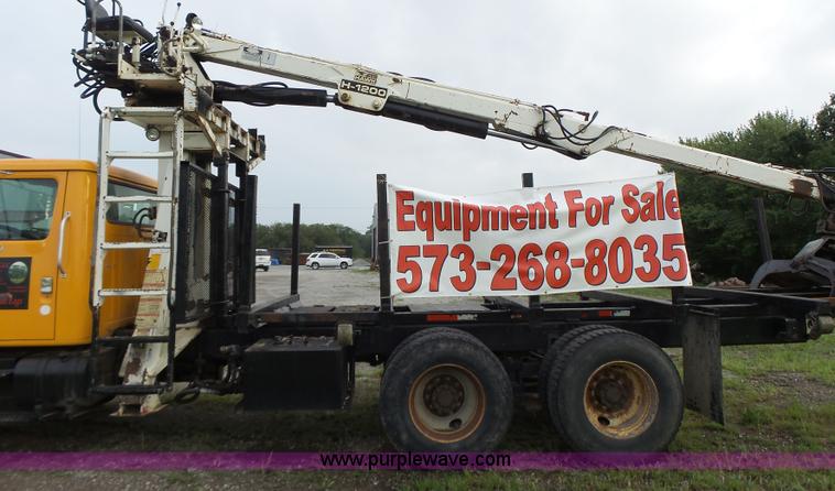 image for item K5703 1998 International 4900 crane truck