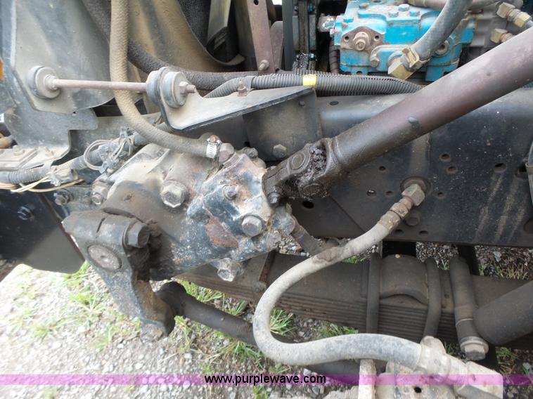 image for item K5703 1998 International 4900 crane truck