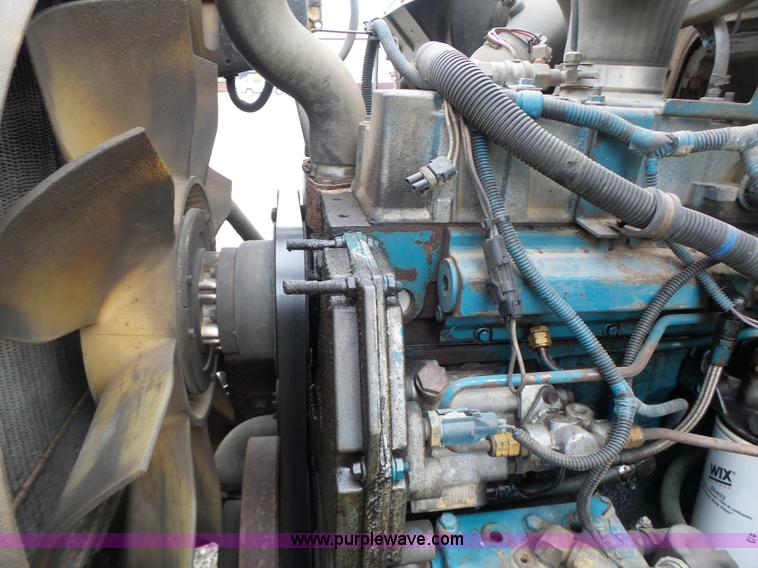 image for item K5703 1998 International 4900 crane truck