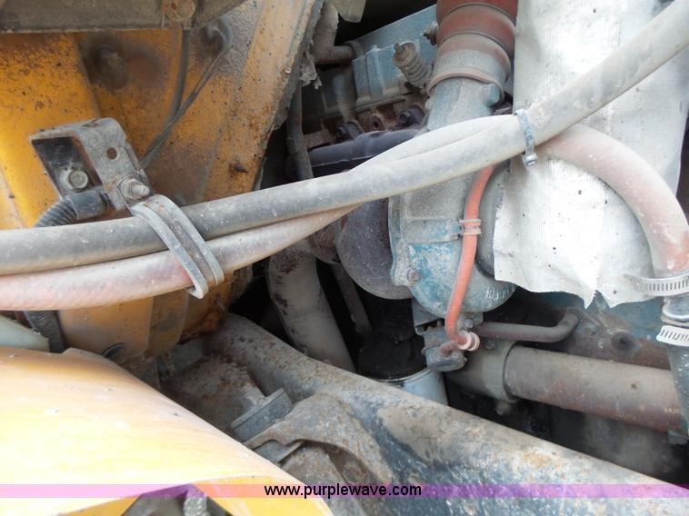 image for item K5703 1998 International 4900 crane truck