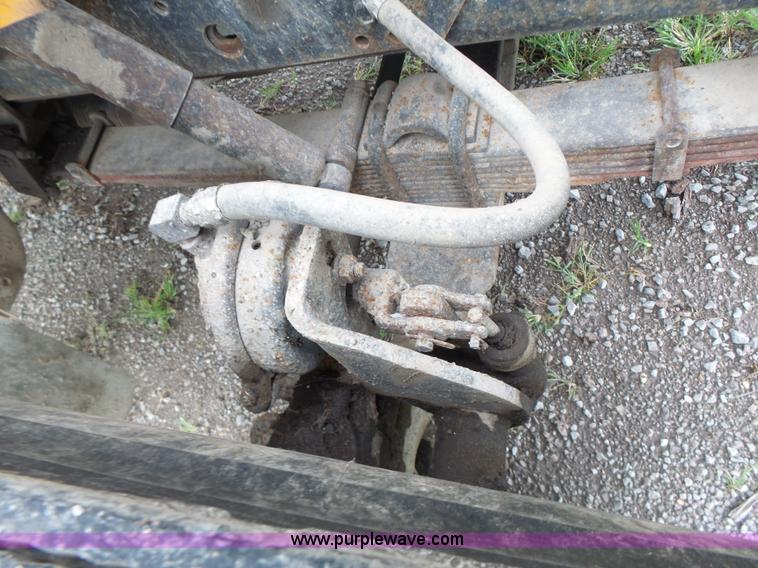 image for item K5703 1998 International 4900 crane truck