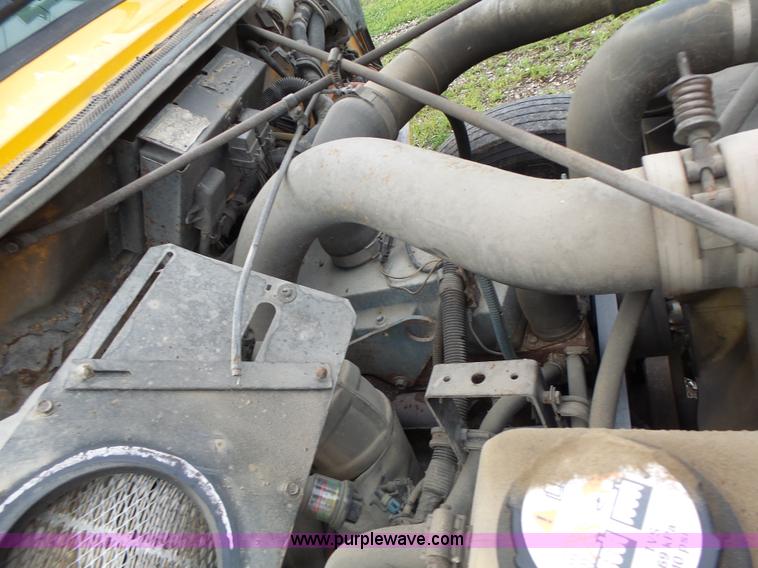 image for item K5703 1998 International 4900 crane truck