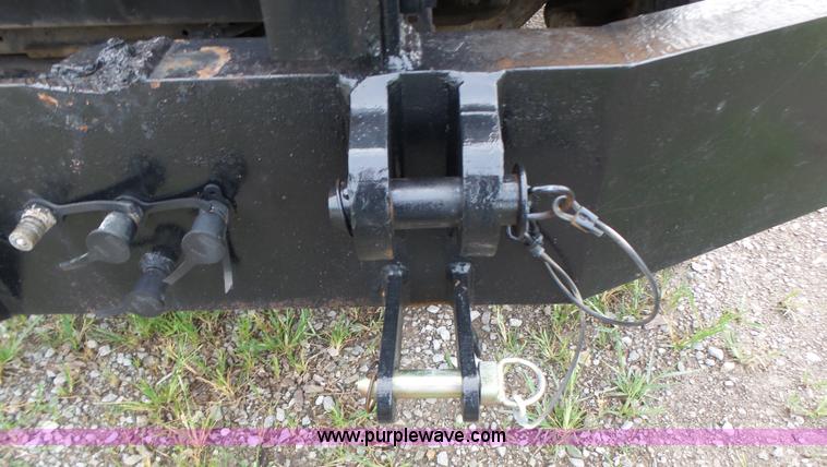 image for item K5703 1998 International 4900 crane truck