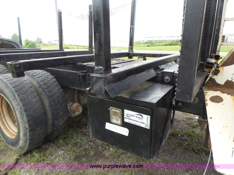 image for item K5703 1998 International 4900 crane truck