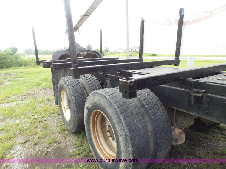 image for item K5703 1998 International 4900 crane truck