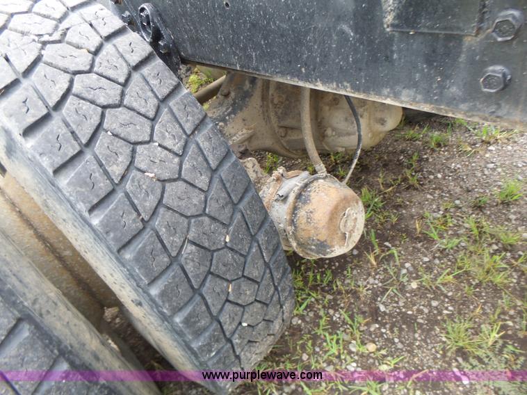 image for item K5703 1998 International 4900 crane truck