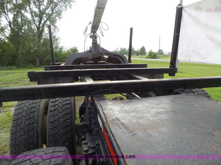 image for item K5703 1998 International 4900 crane truck