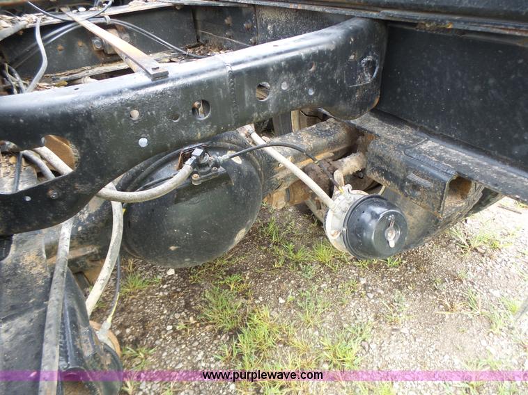 image for item K5703 1998 International 4900 crane truck