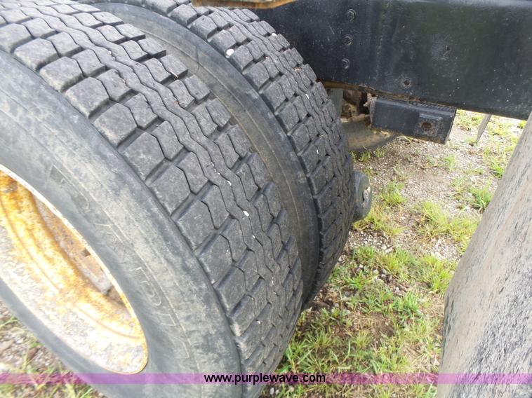 image for item K5703 1998 International 4900 crane truck