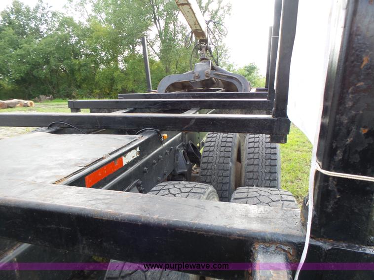 image for item K5703 1998 International 4900 crane truck