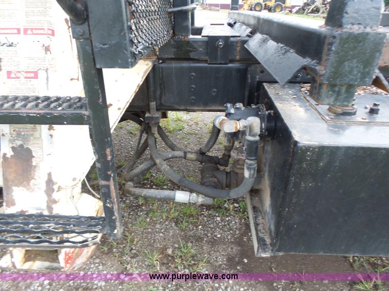 image for item K5703 1998 International 4900 crane truck