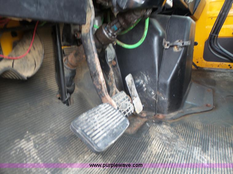 image for item K5703 1998 International 4900 crane truck