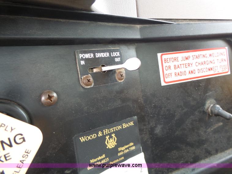 image for item K5703 1998 International 4900 crane truck