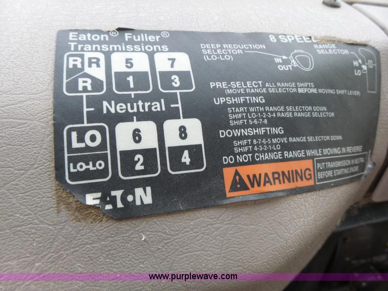 image for item K5703 1998 International 4900 crane truck