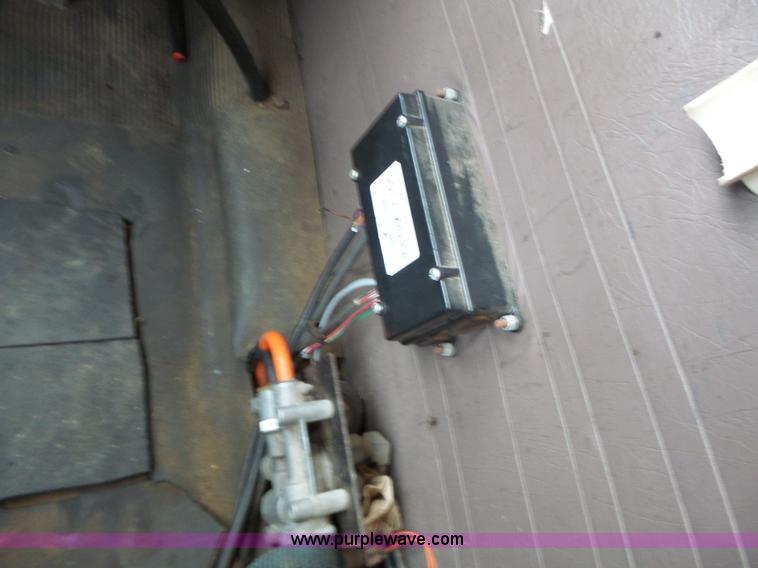 image for item K5703 1998 International 4900 crane truck