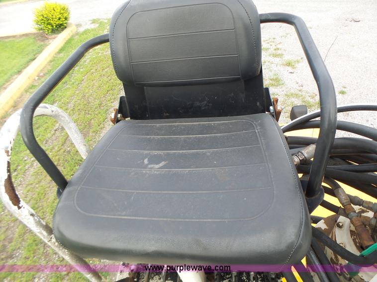 image for item K5703 1998 International 4900 crane truck