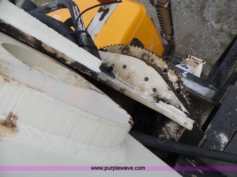 image for item K5703 1998 International 4900 crane truck