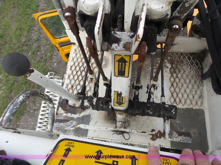 image for item K5703 1998 International 4900 crane truck