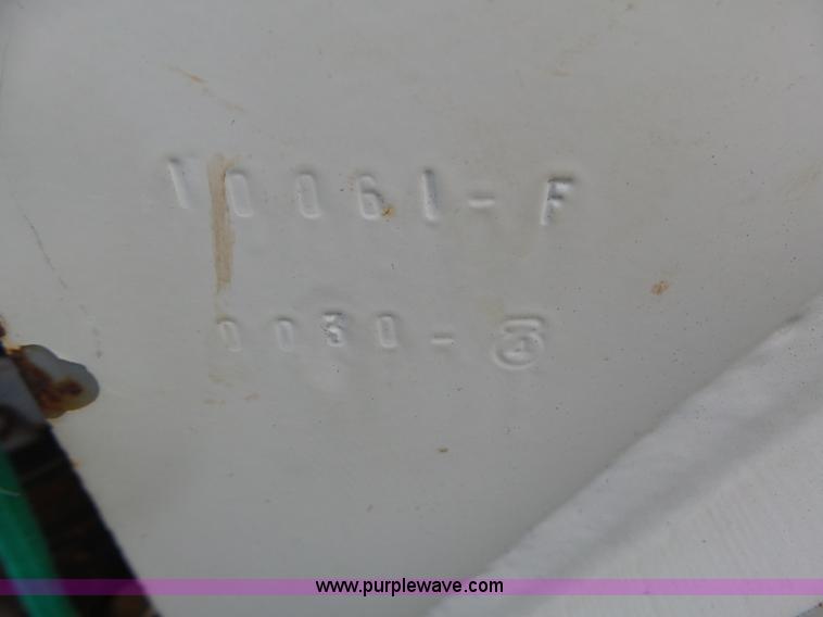 image for item K5703 1998 International 4900 crane truck