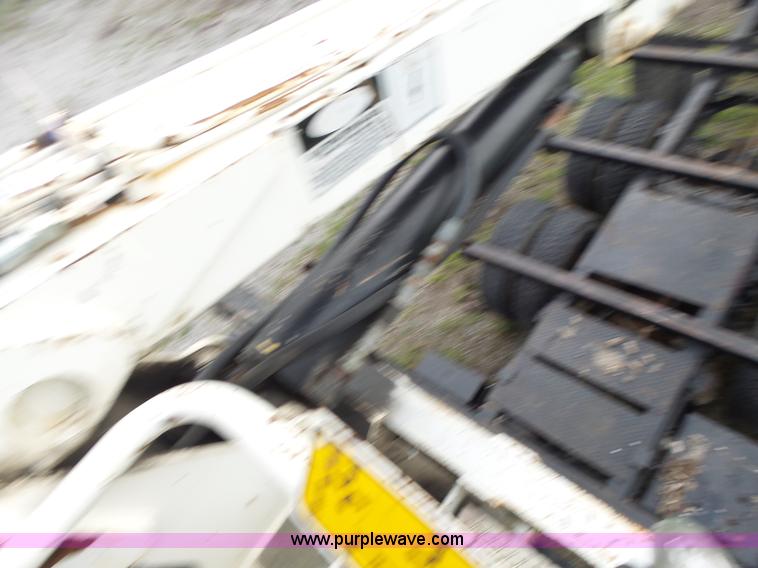 image for item K5703 1998 International 4900 crane truck