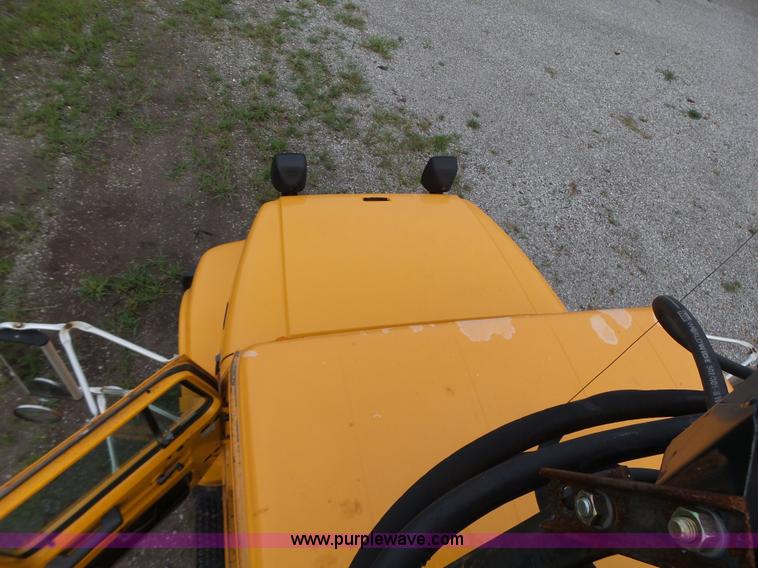 image for item K5703 1998 International 4900 crane truck