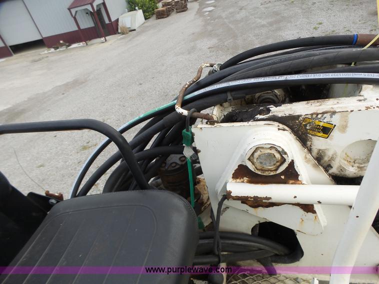 image for item K5703 1998 International 4900 crane truck