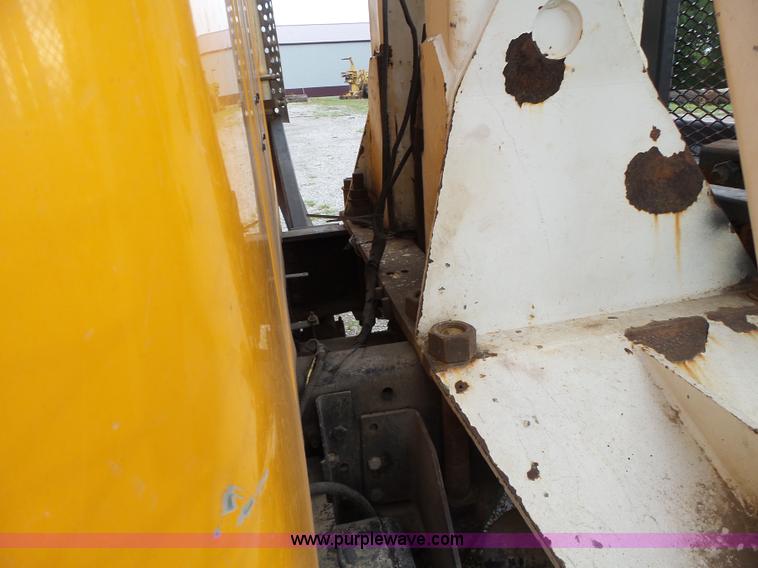 image for item K5703 1998 International 4900 crane truck