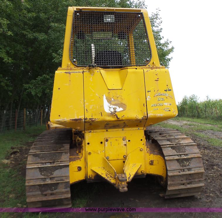 image for item K5708 1990 John Deere 750B dozer