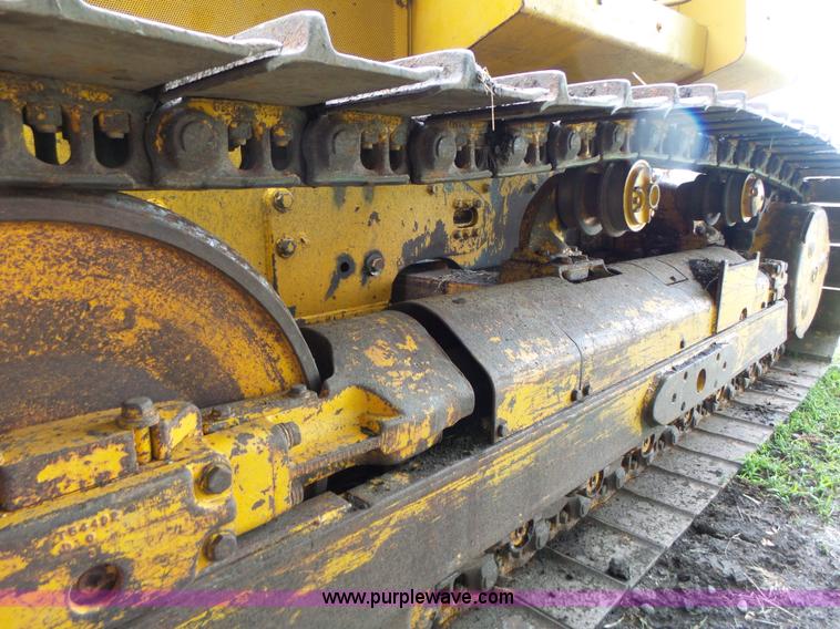 image for item K5708 1990 John Deere 750B dozer