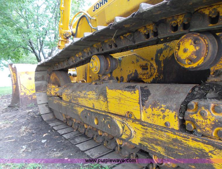 image for item K5708 1990 John Deere 750B dozer