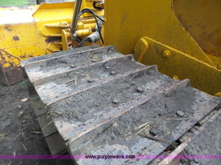 image for item K5708 1990 John Deere 750B dozer