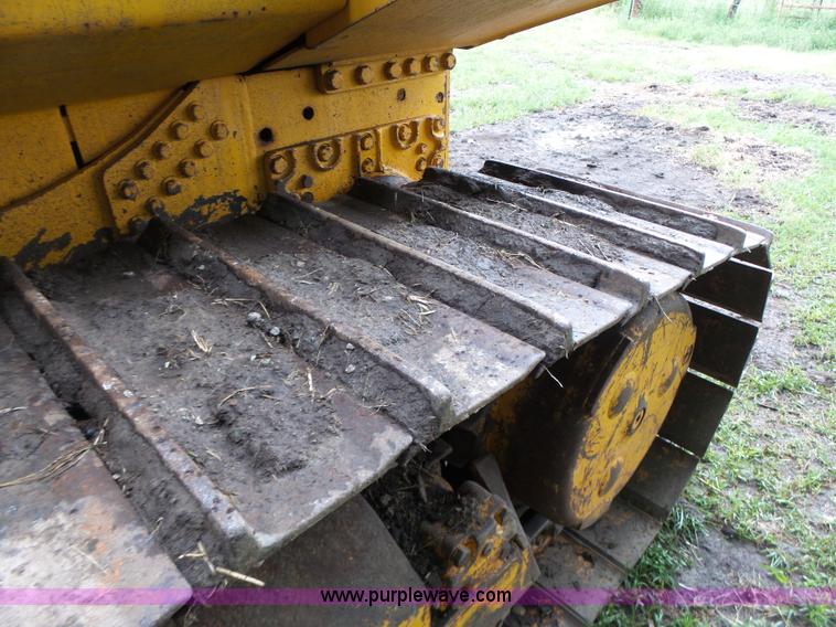 image for item K5708 1990 John Deere 750B dozer