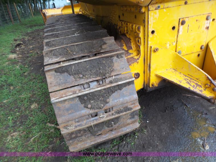 image for item K5708 1990 John Deere 750B dozer