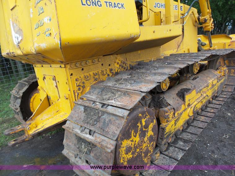 image for item K5708 1990 John Deere 750B dozer