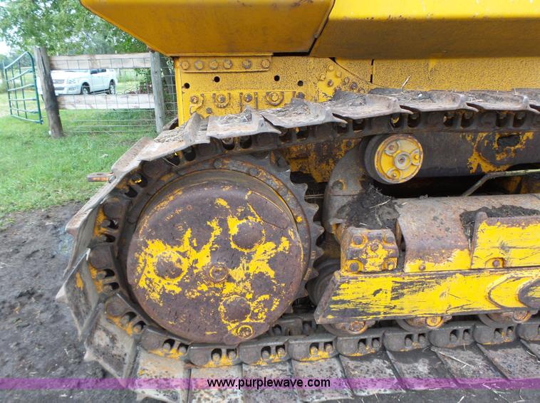 image for item K5708 1990 John Deere 750B dozer