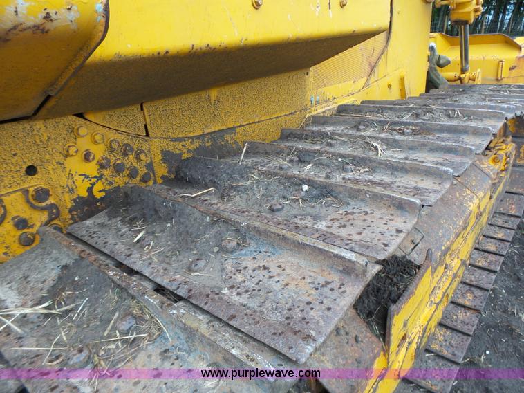 image for item K5708 1990 John Deere 750B dozer