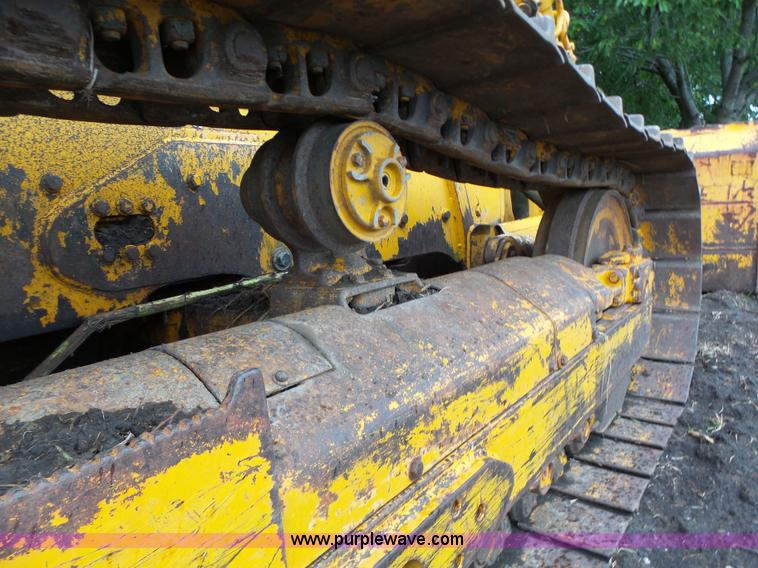 image for item K5708 1990 John Deere 750B dozer