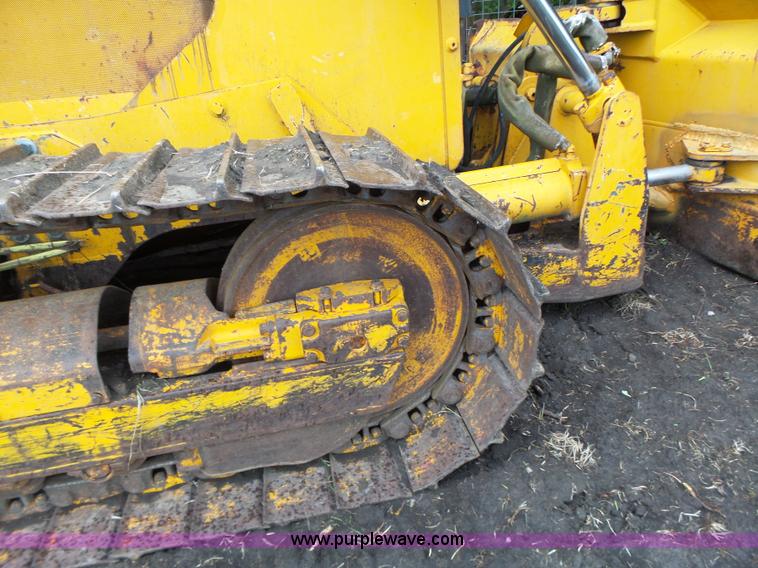 image for item K5708 1990 John Deere 750B dozer