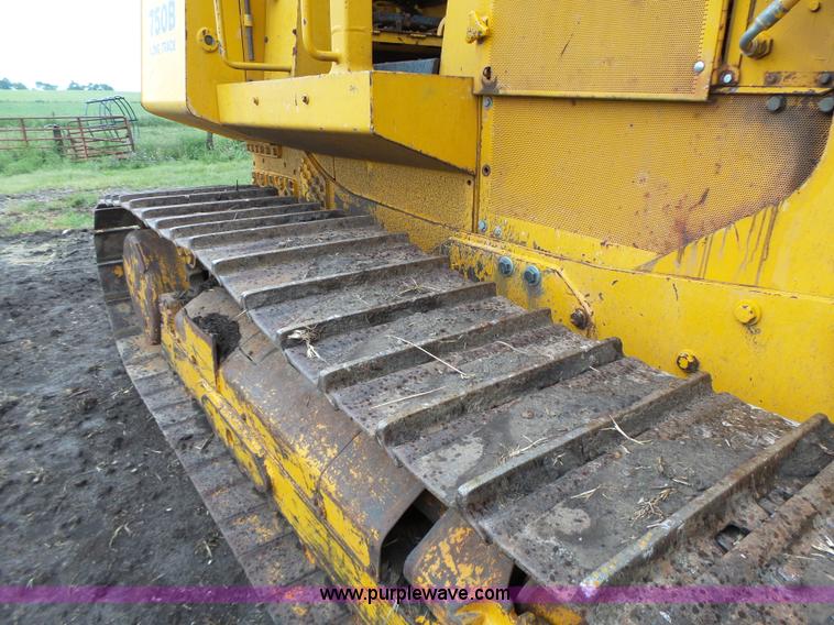 image for item K5708 1990 John Deere 750B dozer