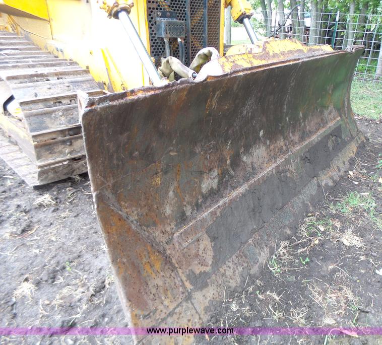 image for item K5708 1990 John Deere 750B dozer