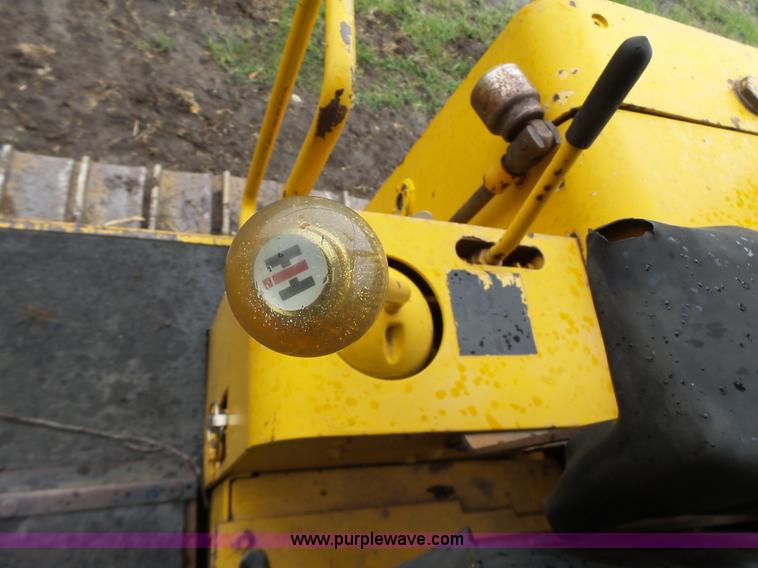 image for item K5708 1990 John Deere 750B dozer