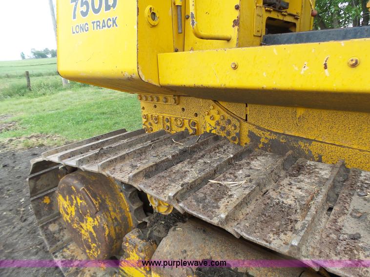 image for item K5708 1990 John Deere 750B dozer