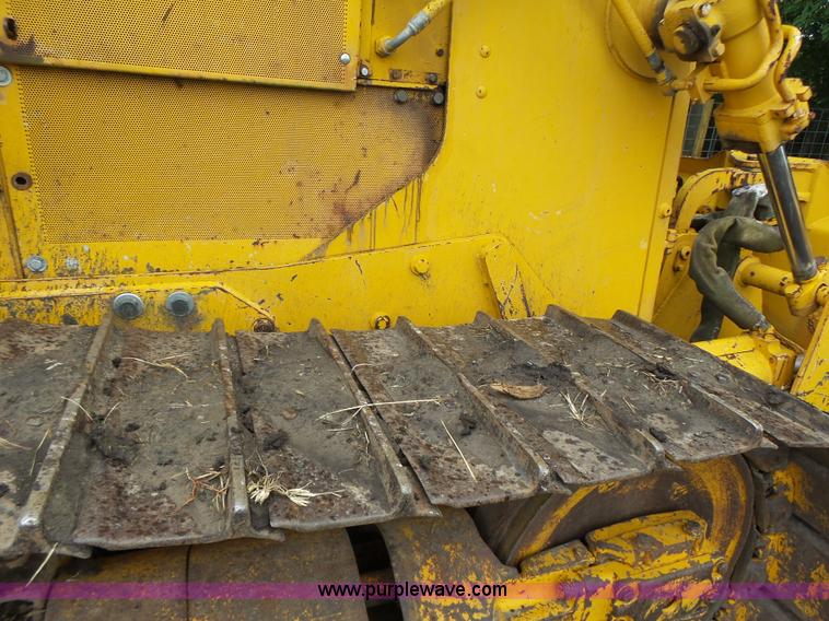 image for item K5708 1990 John Deere 750B dozer