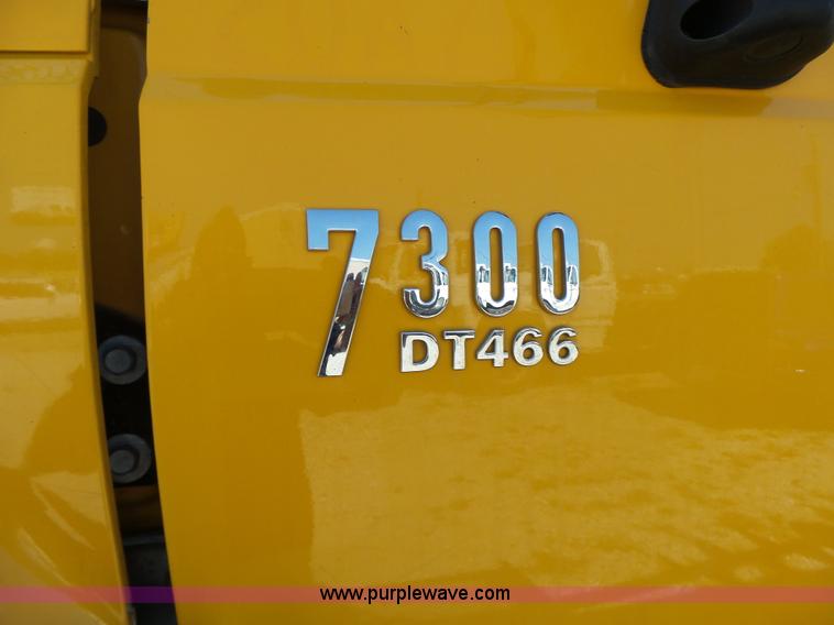 image for item K5717 2006 International 7300 digger derrick truck