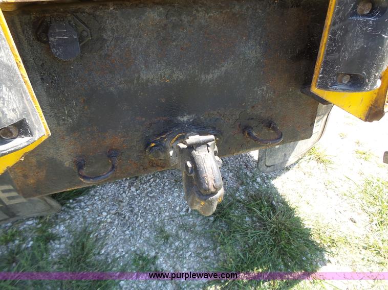 image for item K5717 2006 International 7300 digger derrick truck