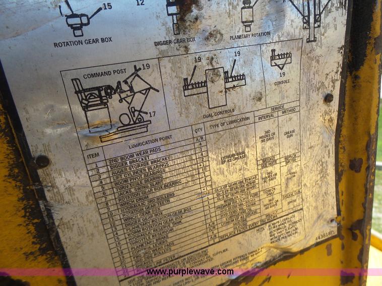 image for item K5717 2006 International 7300 digger derrick truck